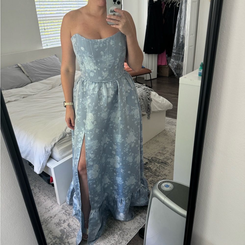 V Chapman gown